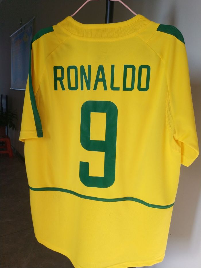 Retro Brazil 2002 #9 RONALDO Home Jersey