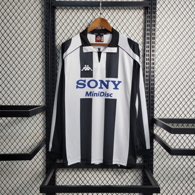 Retro  97-98  Juventus home Long Sleeve    home Soccer Jersey Shorts