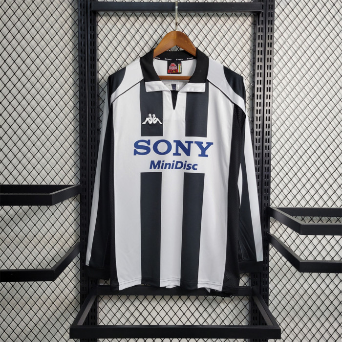 Retro  97-98  Juventus home Long Sleeve    home Soccer Jersey Shorts