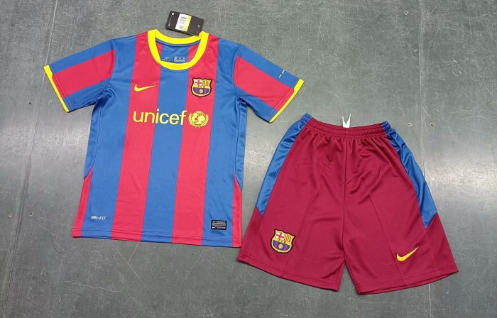 Retro Kids Barcelona Home Soccer Uniform 2010 2011