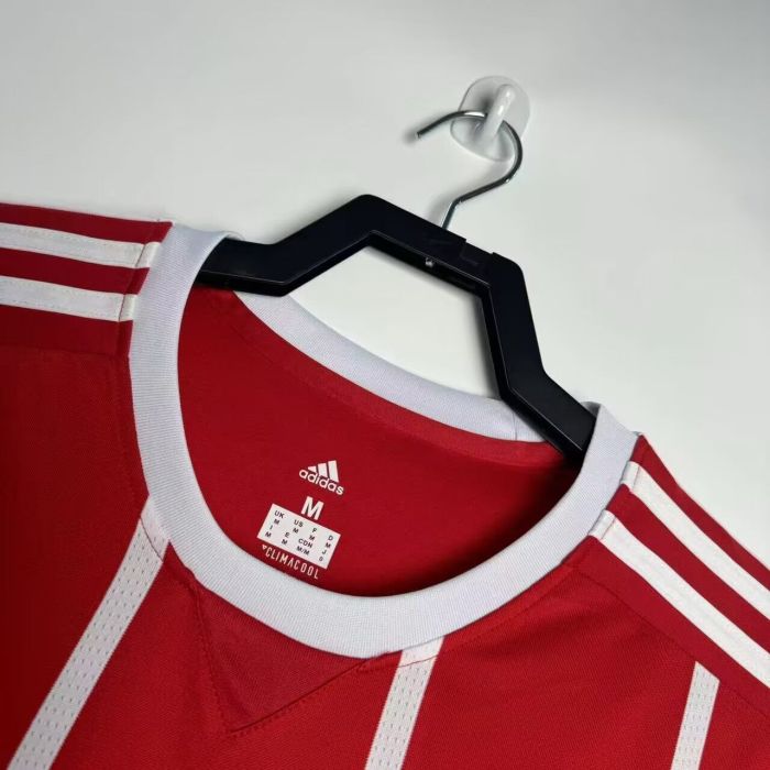 17-18 BAYERN Home