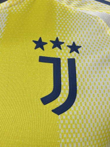 Player version 2024-25 JUVENTUS Away