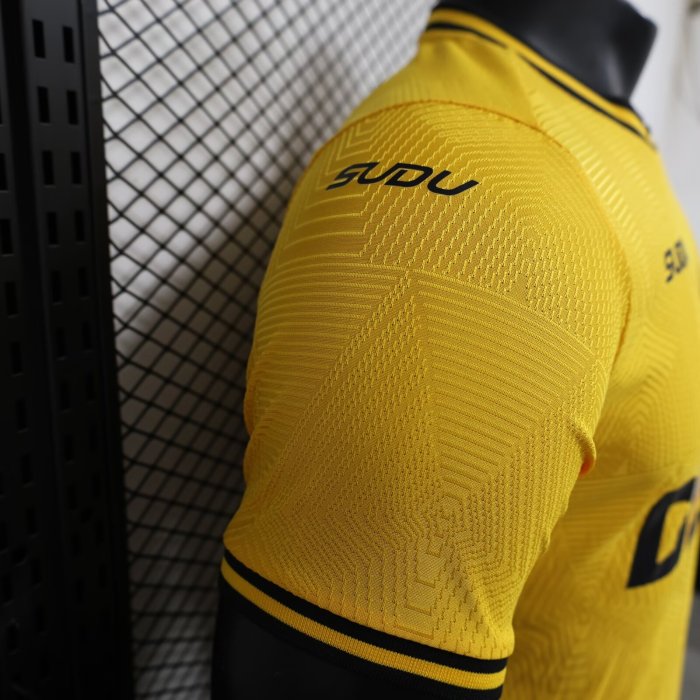 Player Version Wolve Home Soccer Jersey 2024 2025