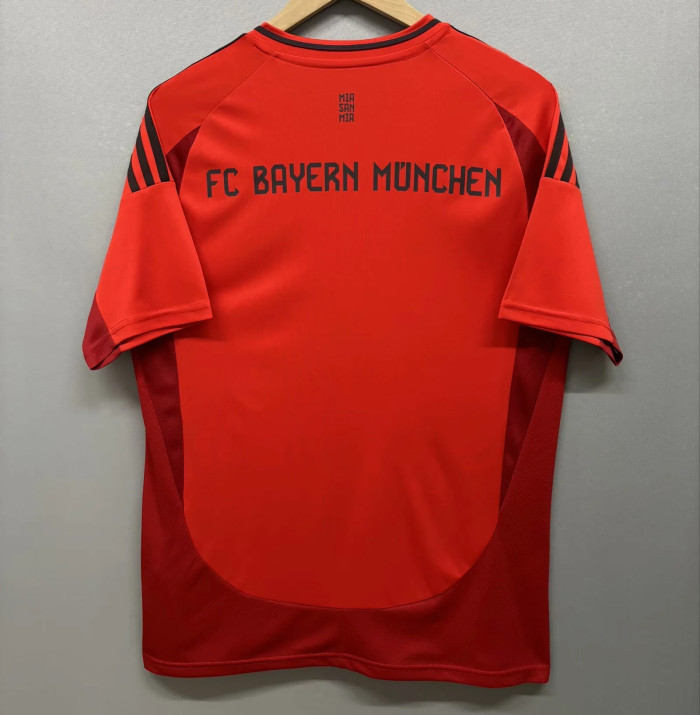 Set 2024 2025 Bayern Home Jersey Shorts