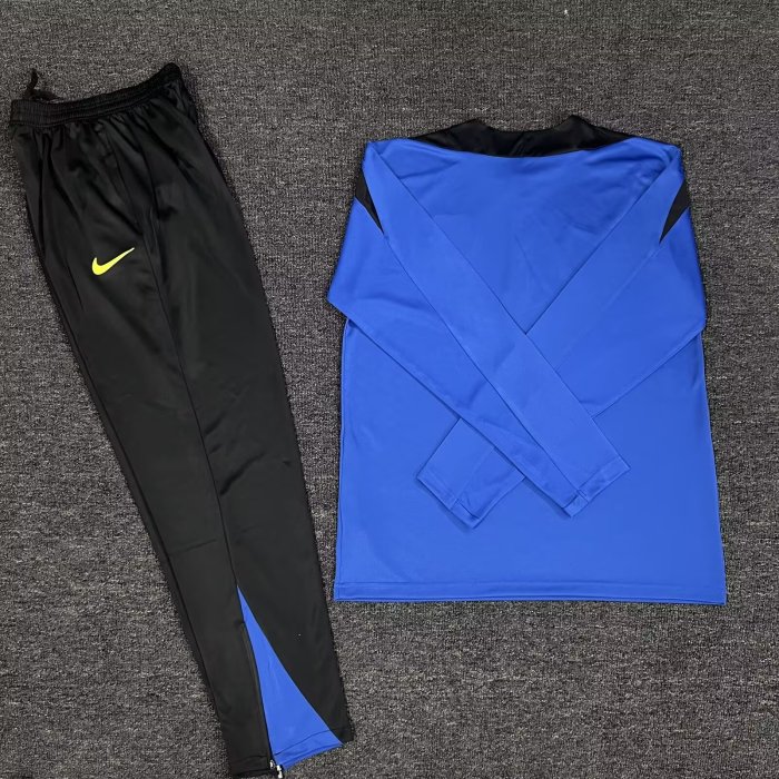 Conjunto de entrenamiento BARCELONA 2024 2025