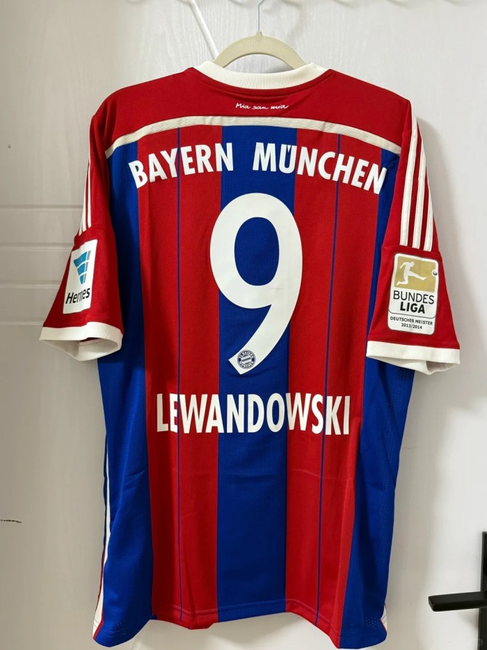 Lewandowski jersey 14-15 Bayern