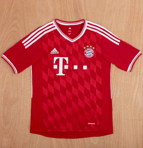 12-13 Bayern Home Trikots