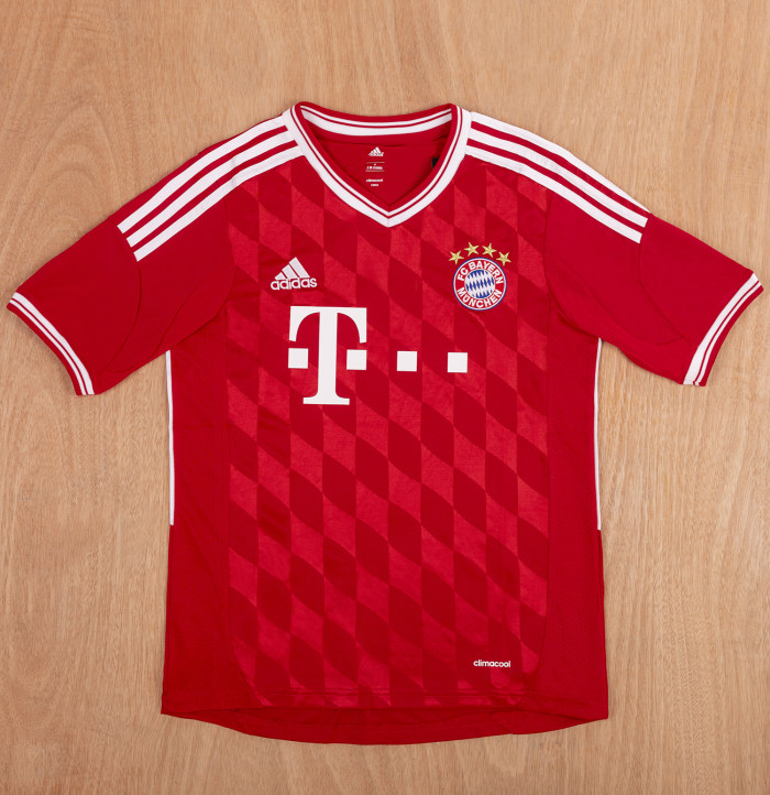 12-13 Bayern Home Trikots