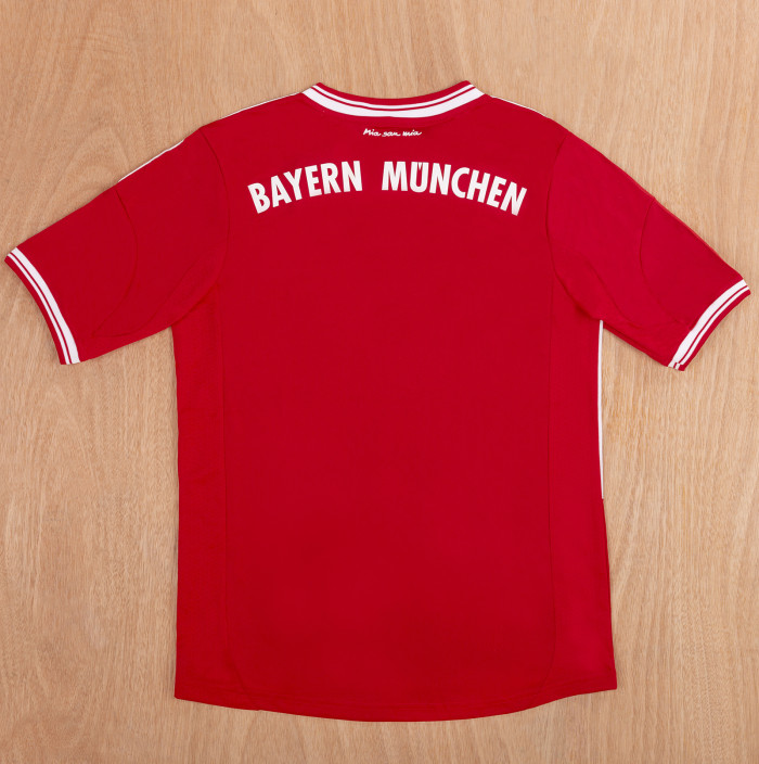 12-13 Bayern Home Trikots
