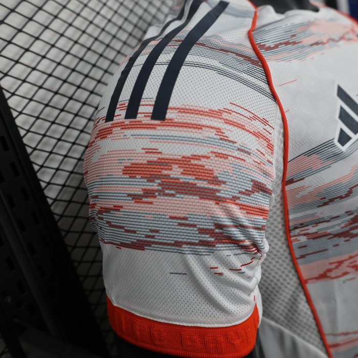 Player Version 25-26  Bayern Jersey Away White Trikots