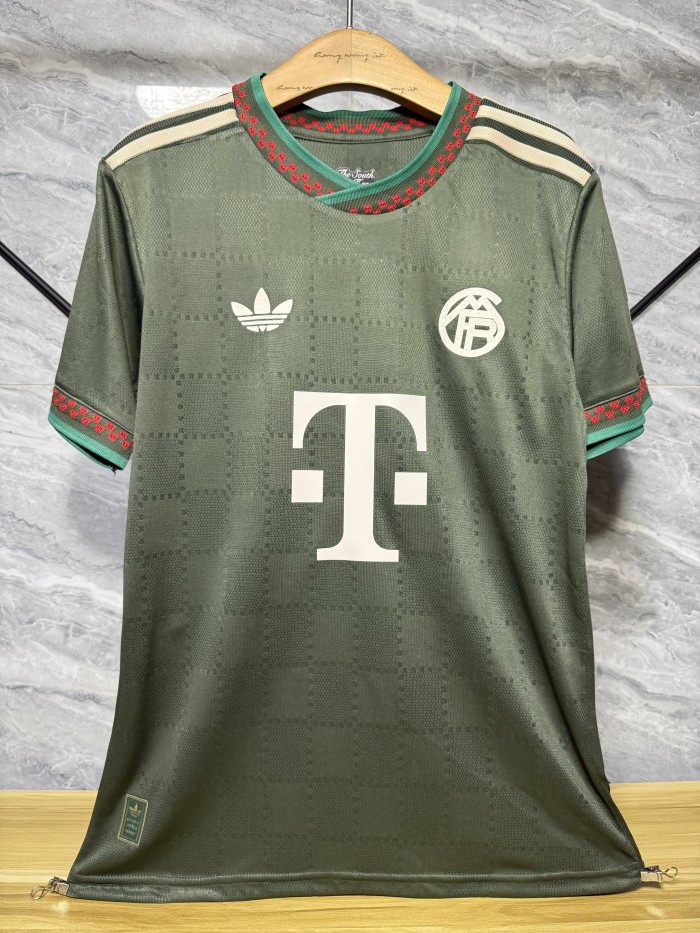 Player Version 2025-26  Bayern Jersey Trikots