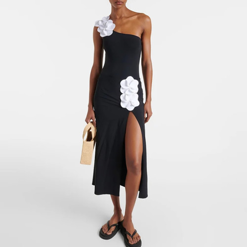 Black and White Contrast Plunging One-Piece Swimsuit Simple Three-Dimensional Flower-DecoratedSwimsuit