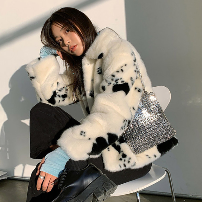 Black and white loose faux mink fur winter coat women's casual fashionable and warm outdoor coat