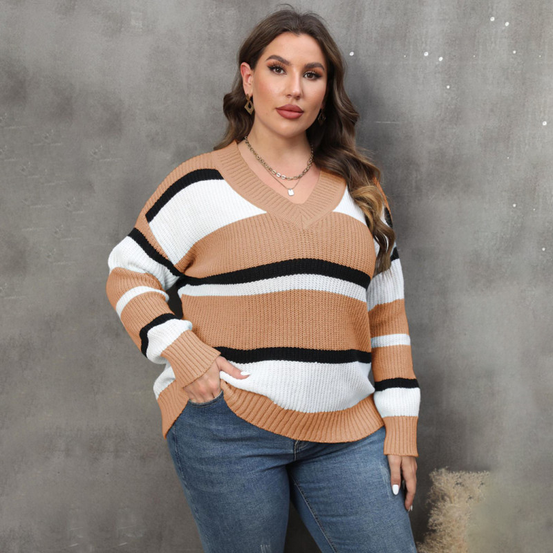 Big size V-neck pullover sweater color-blocked trendy sweater relaxed and casual sweater