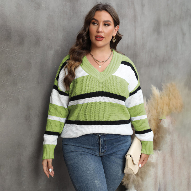 Big size V-neck pullover sweater color-blocked trendy sweater relaxed and casual sweater