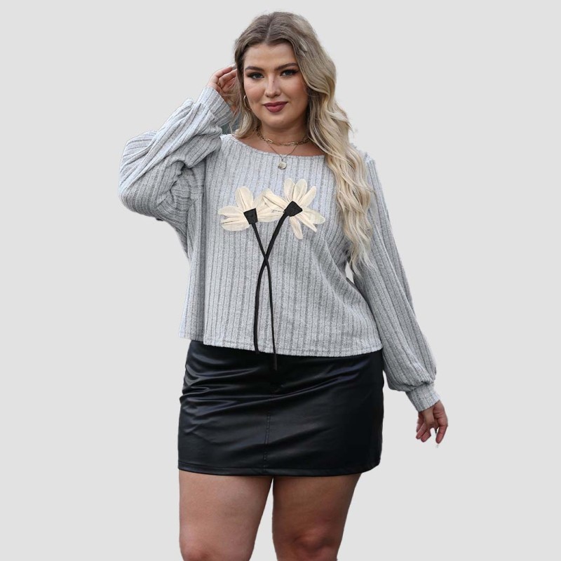 Three-dimensional flower-stitched round-neck sweater casual and fashionable sweater large-sized autumn base layer sweater