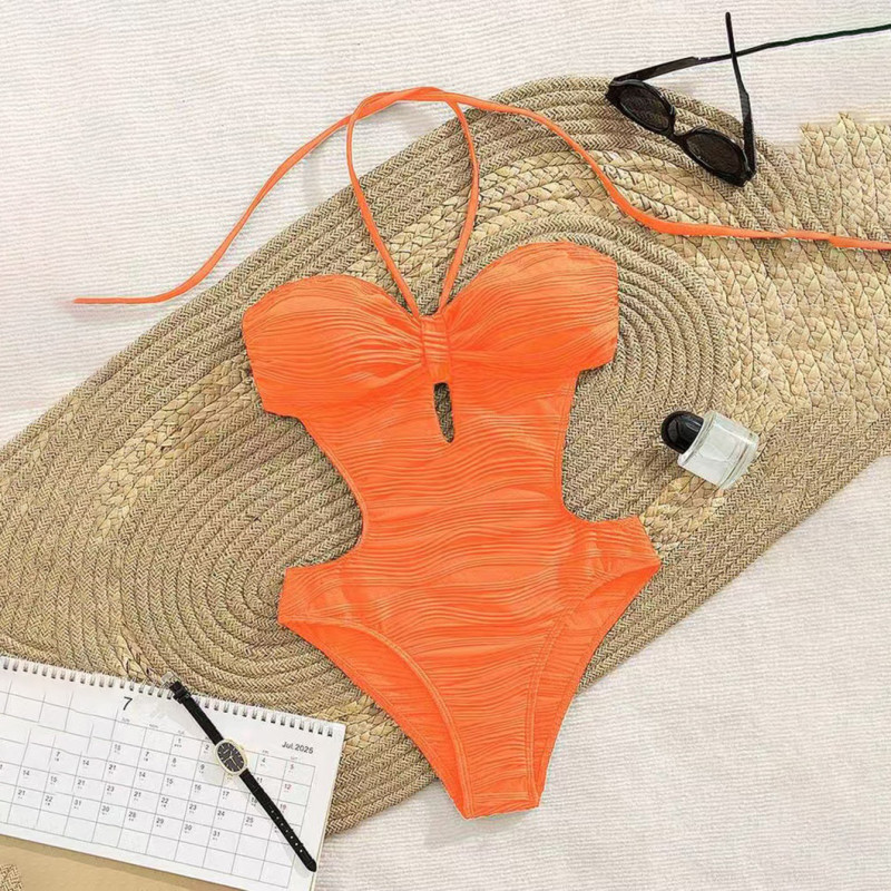 Sexy cut-out one-piece swimsuit women's strapless bikini swimsuit fashionable summer beach swimsuit
