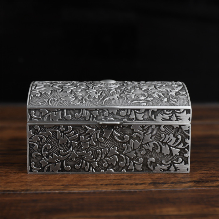 Vintage jewelry box small trinket metal storage organizer box chest ring case for girls women tin Color