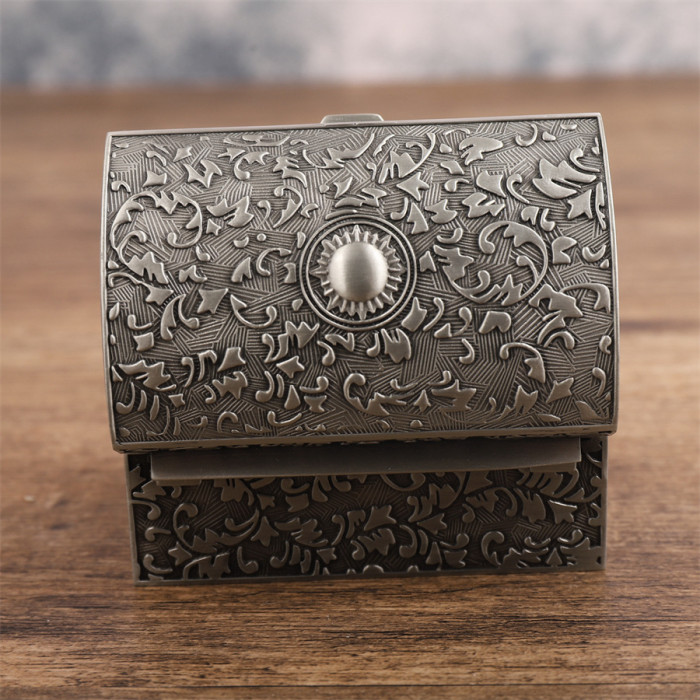 Vintage jewelry box small trinket metal storage organizer box chest ring case for girls women tin Color