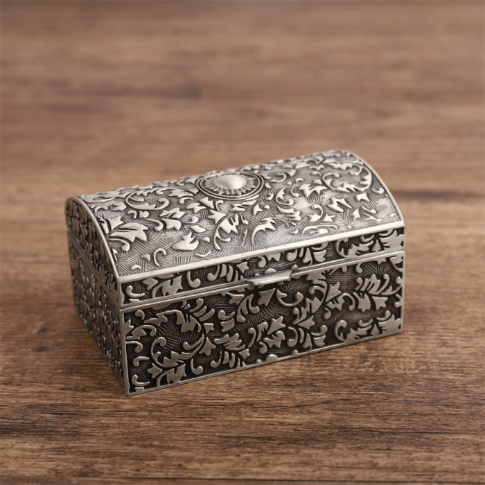 Vintage jewelry box small trinket metal storage organizer box chest ring case for girls women tin Color