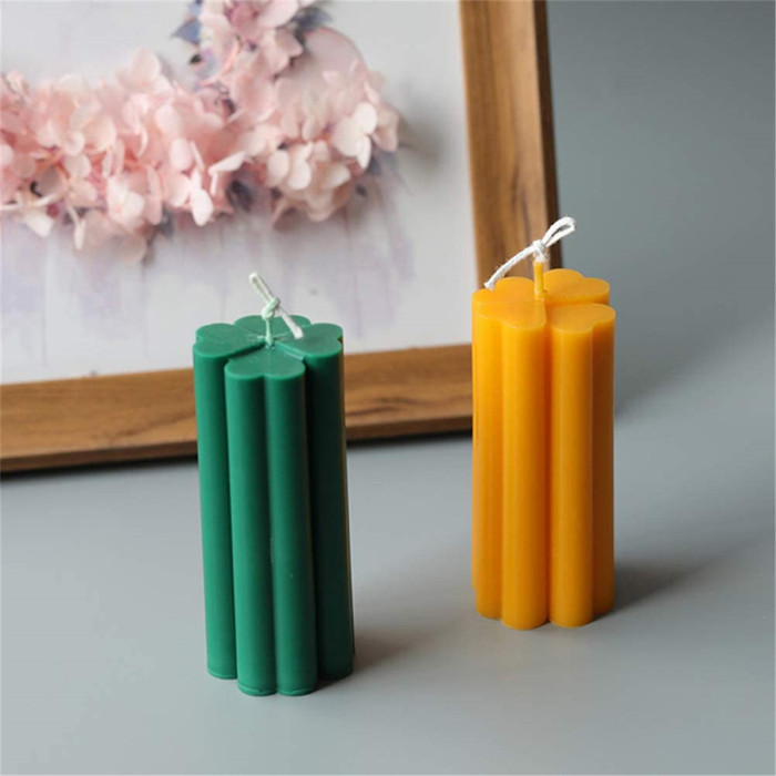 2 Pieces Flowers Candle Molds for Candle Making Scented Four Leaf Clover Handmade Candles DIY Beeswax Transparent Plastic Candles Mould Craft Moulds Aroma Candle Soap Candle Making Tools
