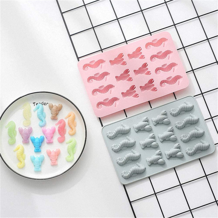 2Pcs Seahorse & Lobster Chocolate Candy Molds, Under the Sea Silicone Mold for Fat Bomb Fondant Cake Decorating Mini Soap Crayon Melt Ice Cube Tray（Random color）