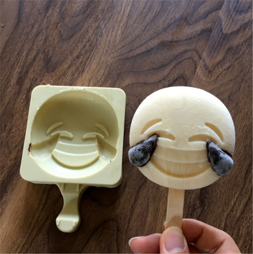 DIY Silicone Ice Cream Mold, 3D Popsicle Bar Maker Mould with Wooden Sticks, With 20 ice cream sticks(Random color)
