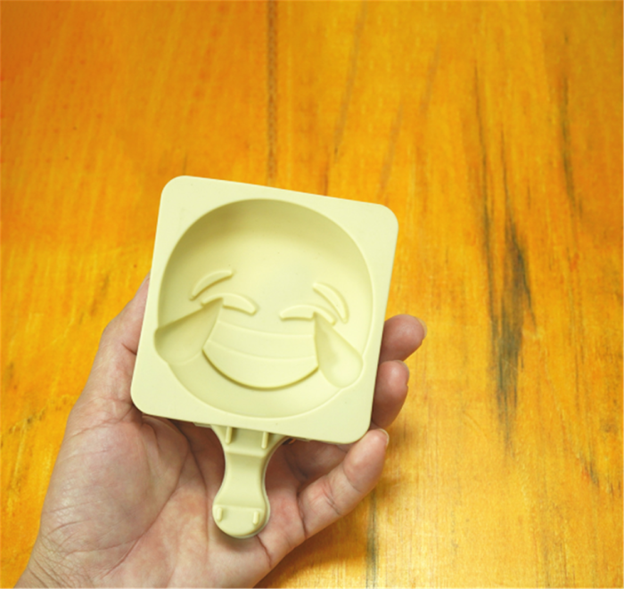 DIY Silicone Ice Cream Mold, 3D Popsicle Bar Maker Mould with Wooden Sticks, With 20 ice cream sticks(Random color)