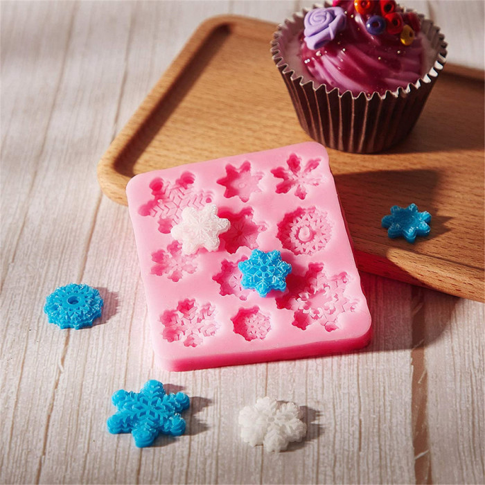 2 Pieces 3D Snowflake Fondant Mold Christmas Snowflake Silicone Mold for Cake Cupcake Decoration Polymer Clay Crafting Projects