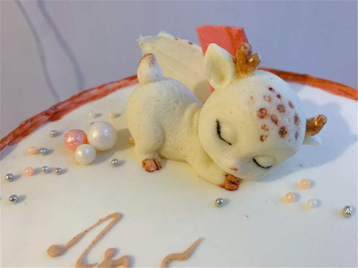 Creative Cute 3D Animal Sleeping Deer Mold DIY Resin Mold Chocolate Candy Cupcake Fondant Cake Decoration Tools（Random color）