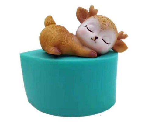 Creative Cute 3D Animal Sleeping Deer Mold DIY Resin Mold Chocolate Candy Cupcake Fondant Cake Decoration Tools（Random color）