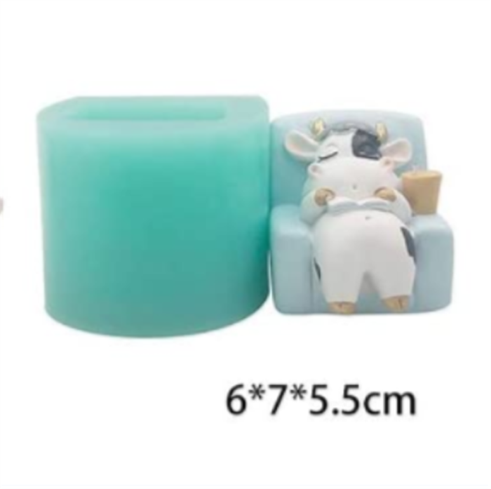 3D Cattle Cow Silicone Mold Clay Soap Plaster Epoxy Mould DIY Cake Chocolate 3D Cattle Cow Silicone Mold(Random color)