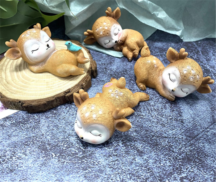 Creative Cute 3D Animal Sleeping Deer Mold DIY Resin Mold Chocolate Candy Cupcake Fondant Cake Decoration Tools（Random color）