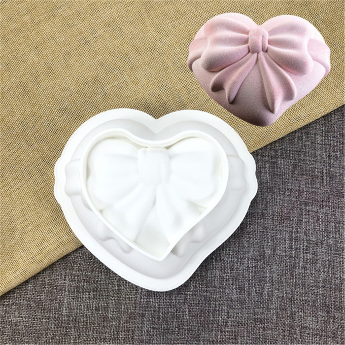 Silicone heart-shaped bow cake mould is used for large baking mould of cake decoration, candy making and chocolate