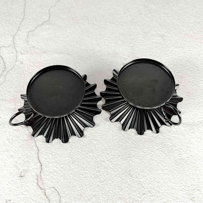 Set of 2 Exquisite Black Candle Holders Pillar Candle Holder For Candlelight Dinner Tabletop Holiday Party Travel Picnics Outdoor Party Halloween Christamas Decoration Easy to Store