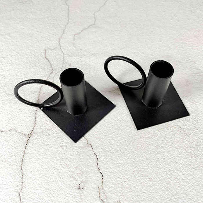 Set of 2 Black Retro Candlestick Holders With Ring Handle Taper Candle Holders Table Decoration Halloween Christmas Holiday Party Candlelight Stand