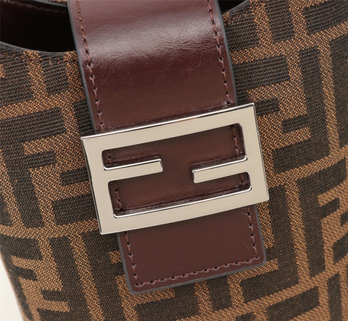 Fendi2010JQE071