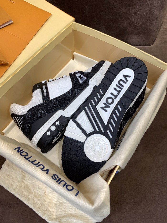 Louis Vuitton LV TRAINER SNEAKER shoes LV010
