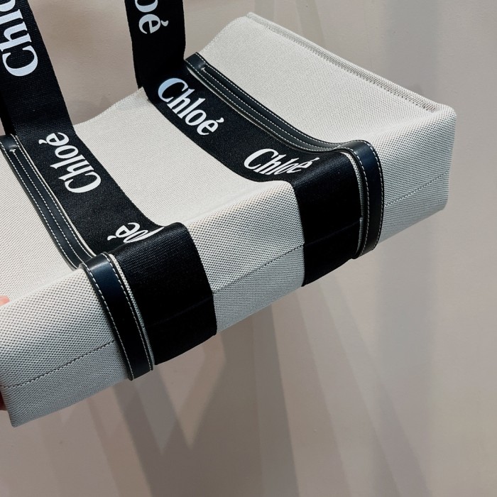Chloe002LM501