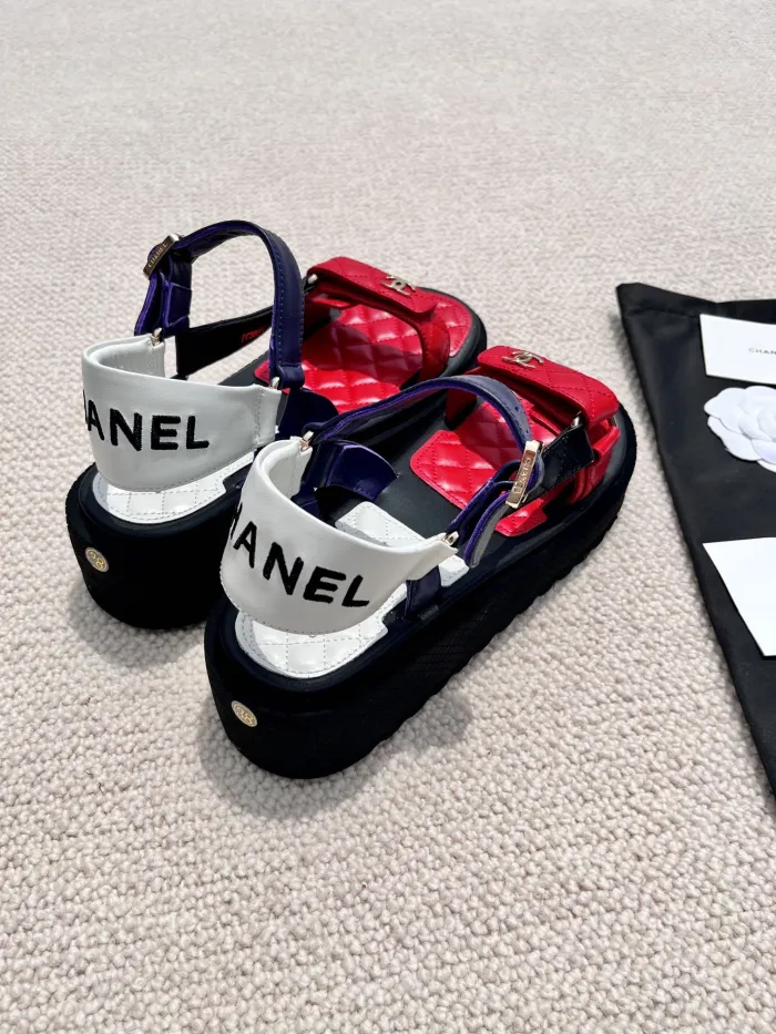 Chanel 糖果色凉鞋052