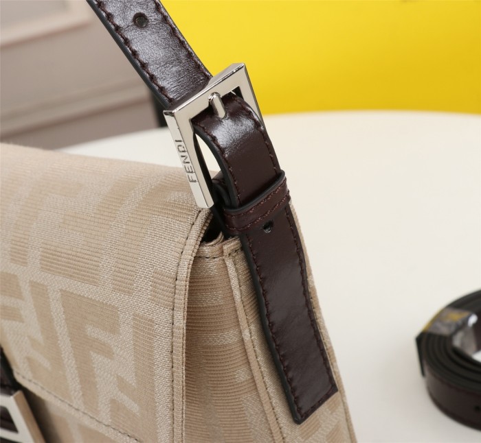 Fendi072JQE041