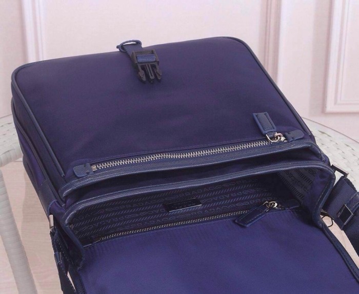 Prada messenger bag 0770