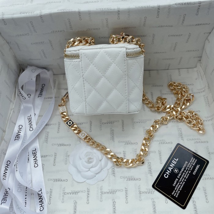 chanel1037PYD561