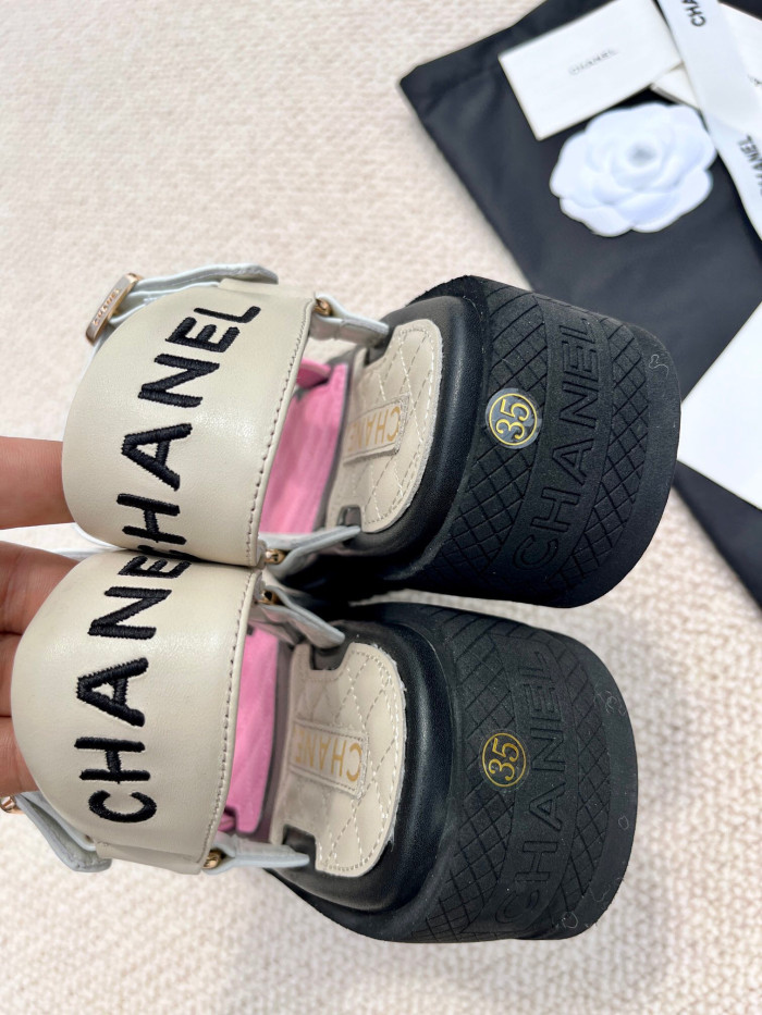 Chanel 糖果色凉鞋052
