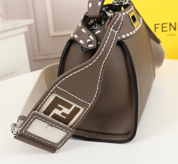 Fendi1120JQE042