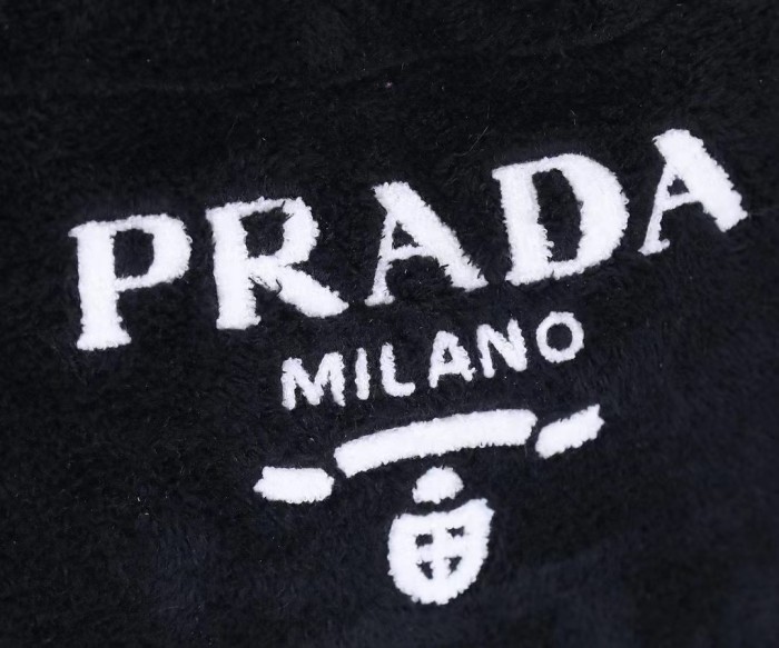 Prada001MQ051