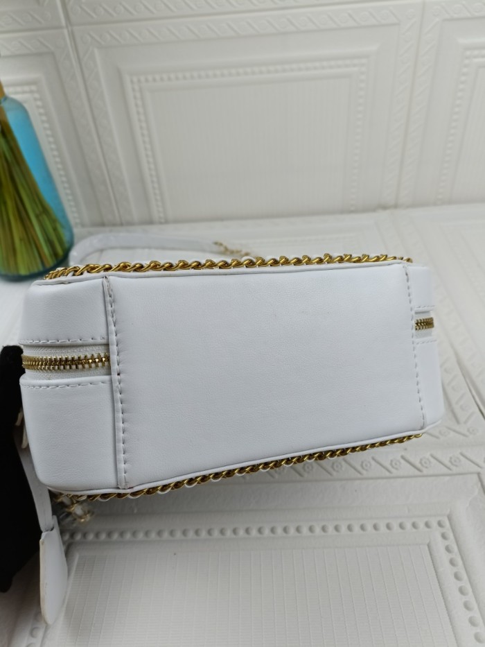 chanel228largePYD032