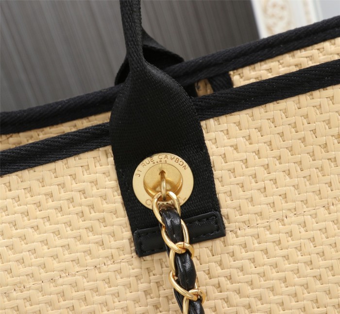 chanel8252PYD042