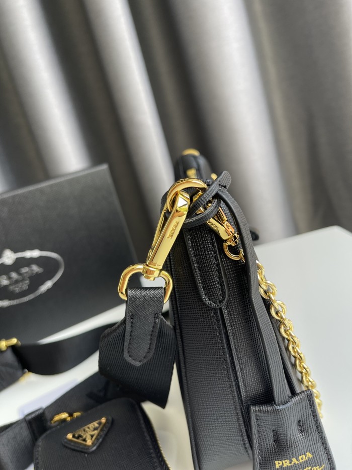 Prada Re-Edition 2005 Saffiano leather bag