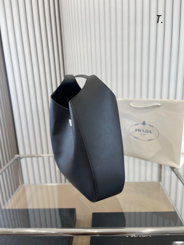 Prada Bucket Bag 11120